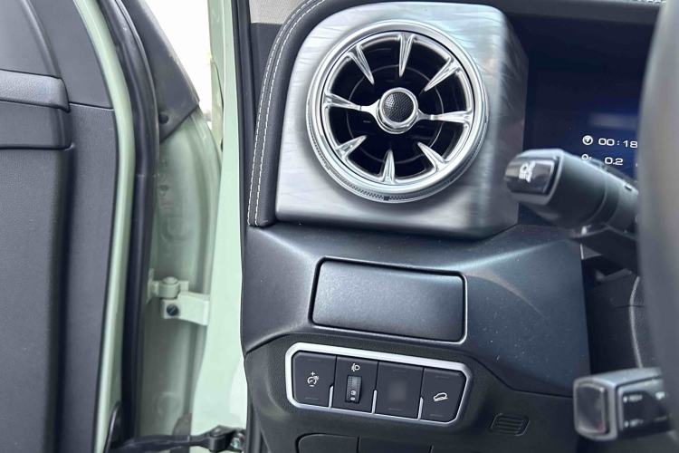 Used Tank 300 2023 City Edition 2.0T—Stylish as Ever Interior 6