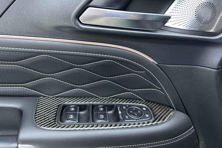 Used Tank 300 2023 City Edition 2.0T—Stylish as Ever Interior 7