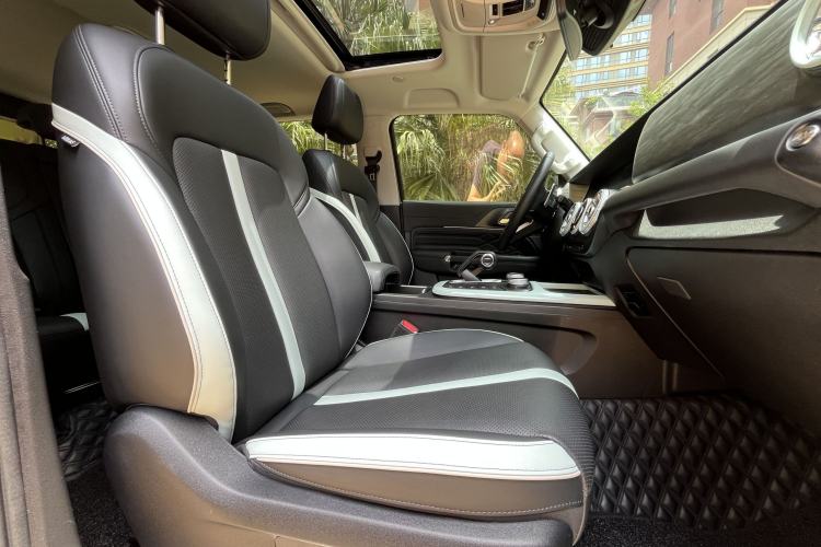 Used Tank 300 2023 City Edition 2.0T—Stylish as Ever Interior 7
