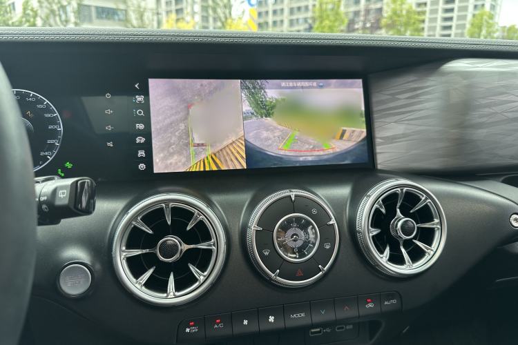Used Tank 300 2023 City Edition 2.0T—Stylish as Ever Interior 9