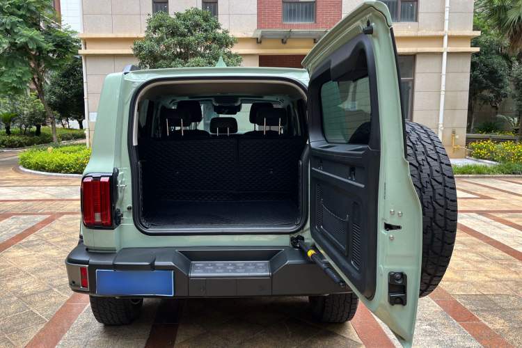 Used Tank 300 2023 City Edition 2.0T—Stylish as Ever Interior 9