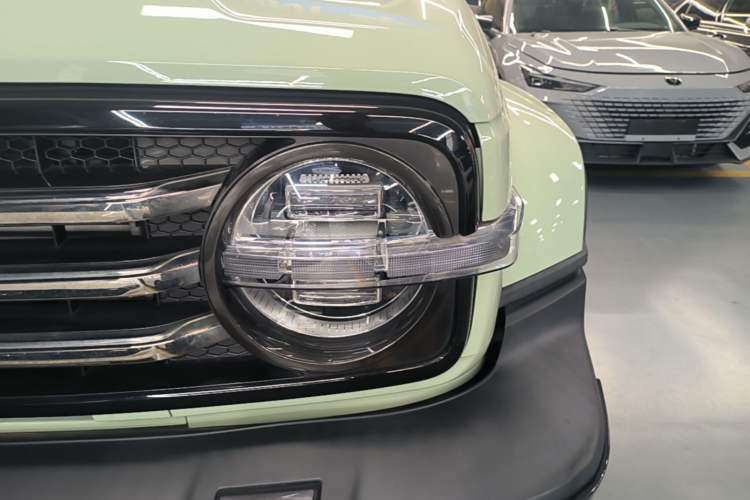 Used Tank 300 2023 City Edition 2.0T—Stylish as Ever Left Front Headlight