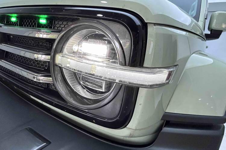 Used Tank 300 2023 City Edition 2.0T—Stylish as Ever Left Front Headlight