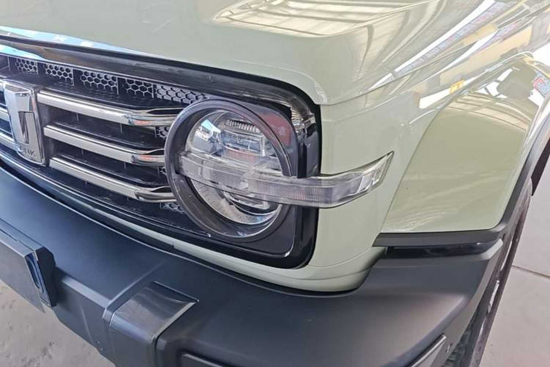 Used Tank 300 2023 City Edition 2.0T—Stylish as Ever Left Front Headlight