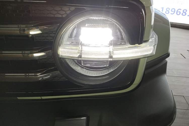 Used Tank 300 2023 City Edition 2.0T—Stylish as Ever Left Front Headlight
