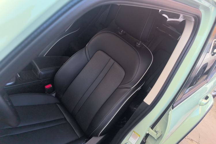Used Tank 300 2023 City Edition 2.0T—Stylish as Ever Left Front Seat