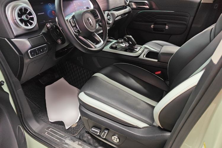 Used Tank 300 2023 City Edition 2.0T—Stylish as Ever Left Front Seat
