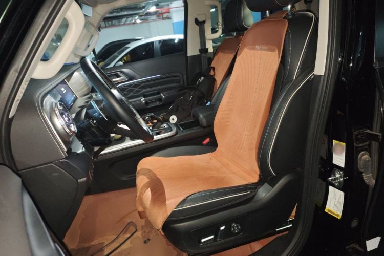 Used Tank 300 2023 City Edition 2.0T—Stylish as Ever Left Front Seat