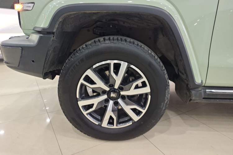 Used Tank 300 2023 City Edition 2.0T—Stylish as Ever Left Front Wheel Hub