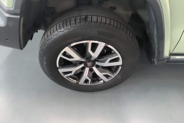 Used Tank 300 2023 City Edition 2.0T—Stylish as Ever Left Front Wheel Hub