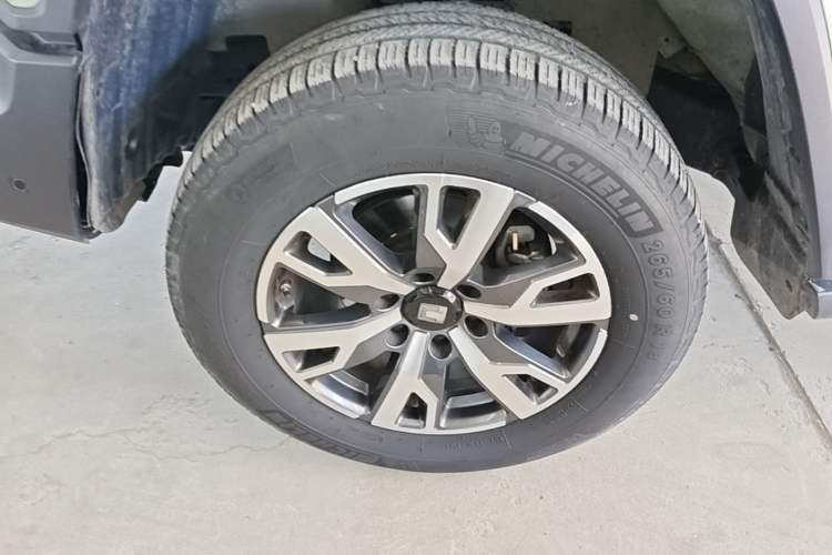 Used Tank 300 2023 City Edition 2.0T—Stylish as Ever Left Front Wheel Hub