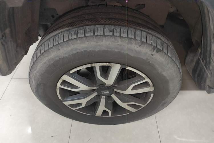Used Tank 300 2023 City Edition 2.0T—Stylish as Ever Left Front Wheel Hub