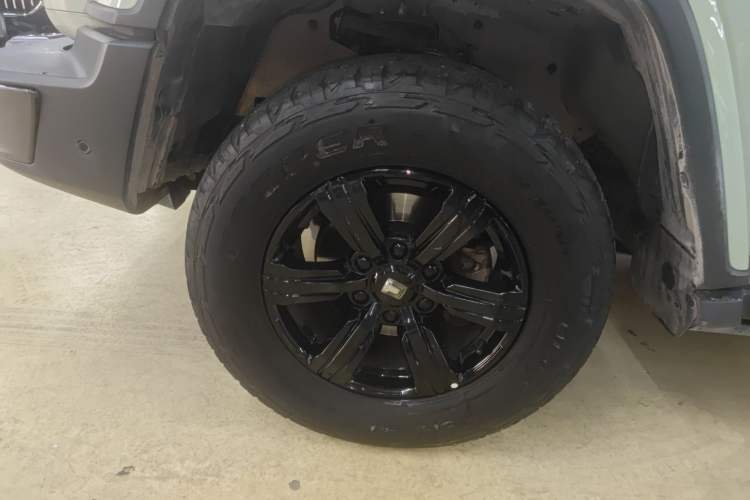 Used Tank 300 2023 City Edition 2.0T—Stylish as Ever Left Front Wheel Hub