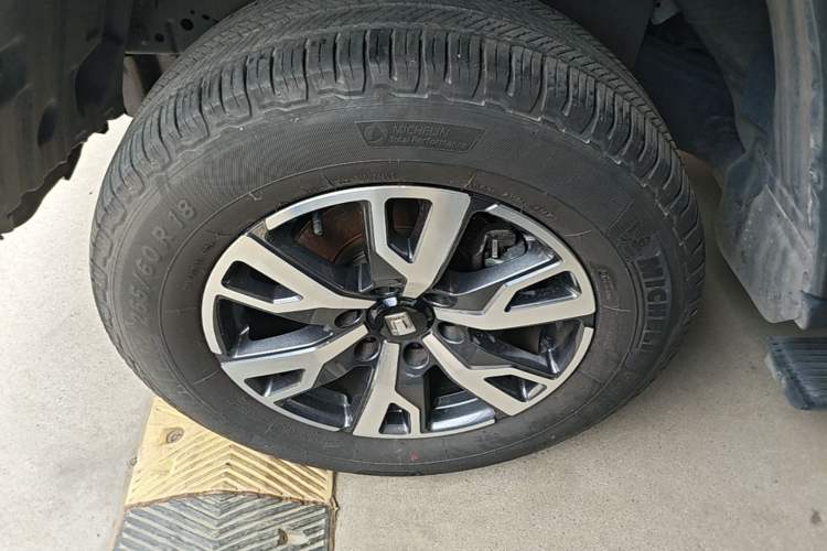 Used Tank 300 2023 City Edition 2.0T—Stylish as Ever Left Front Wheel Hub
