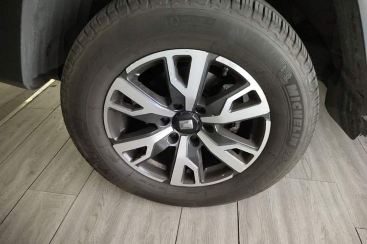 Used Tank 300 2023 City Edition 2.0T—Stylish as Ever Left Front Wheel Hub