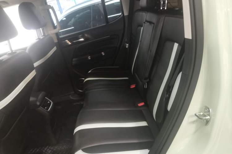 Used Tank 300 2023 City Edition 2.0T—Stylish as Ever Left Rear Seat