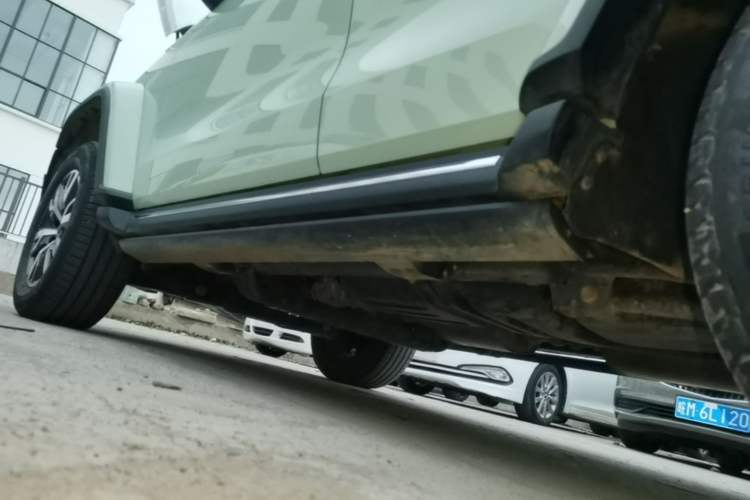 Used Tank 300 2023 City Edition 2.0T—Stylish as Ever Left Side Sill