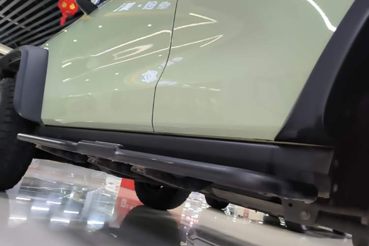 Used Tank 300 2023 2.0T Iron Rider 02 Left Side Sill