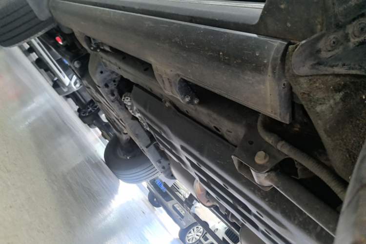 Used Tank 300 2023 City Edition 2.0T—Stylish as Ever Left Side Sill