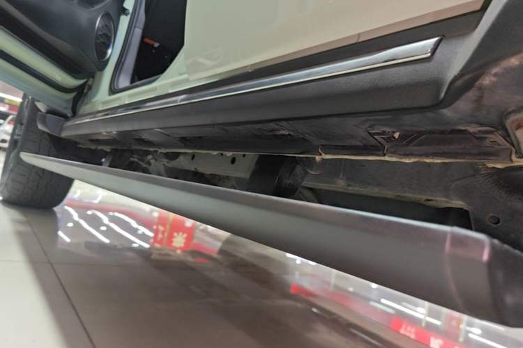 Used Tank 300 2023 City Edition 2.0T—Stylish as Ever Left Side Sill