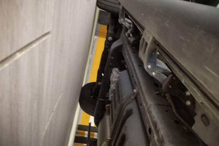 Used Tank 300 2023 City Edition 2.0T—Stylish as Ever Left Side Sill