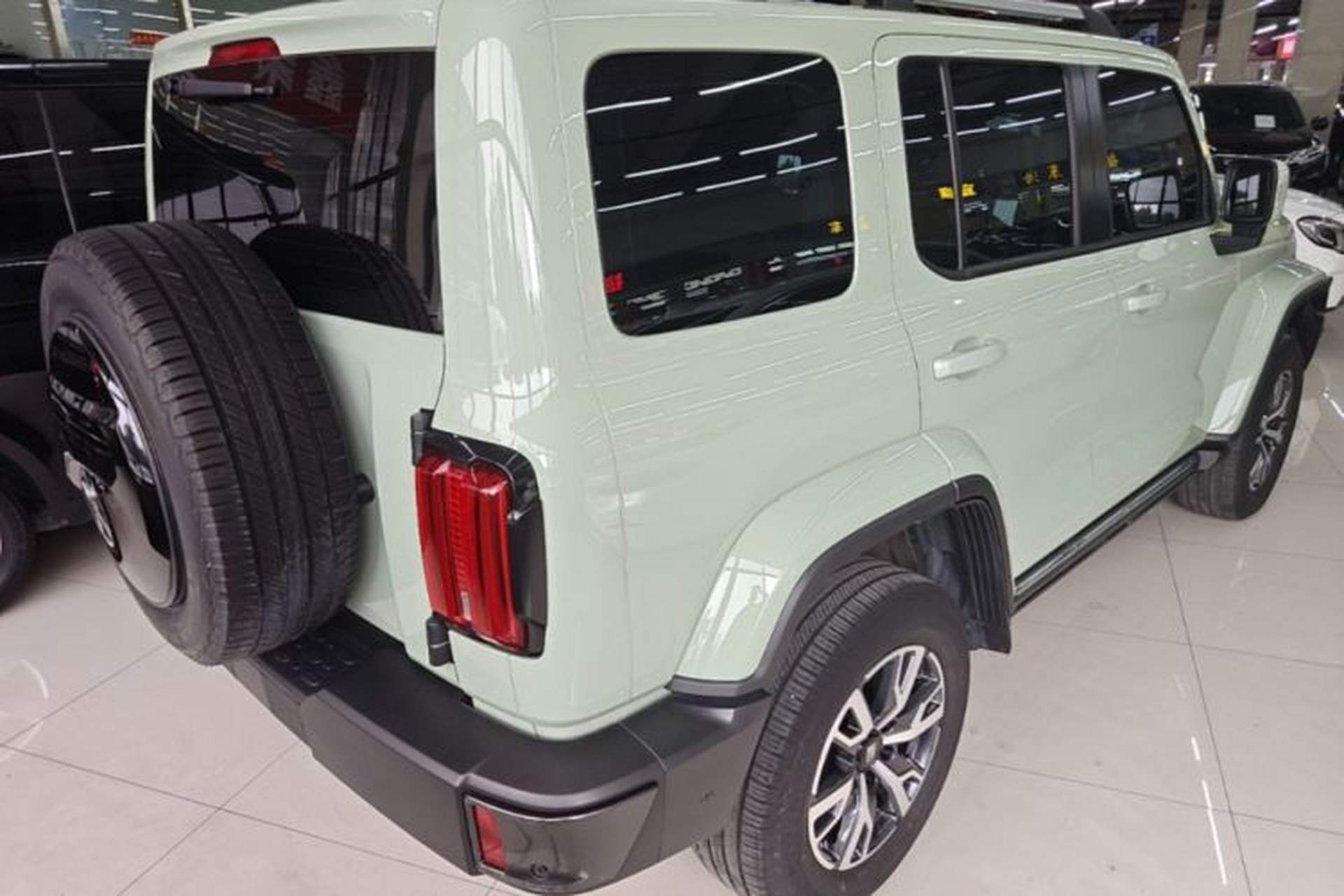 Used Tank 300 2023 City Edition 2.0T—Stylish as Ever Rear Right 45 Deg
