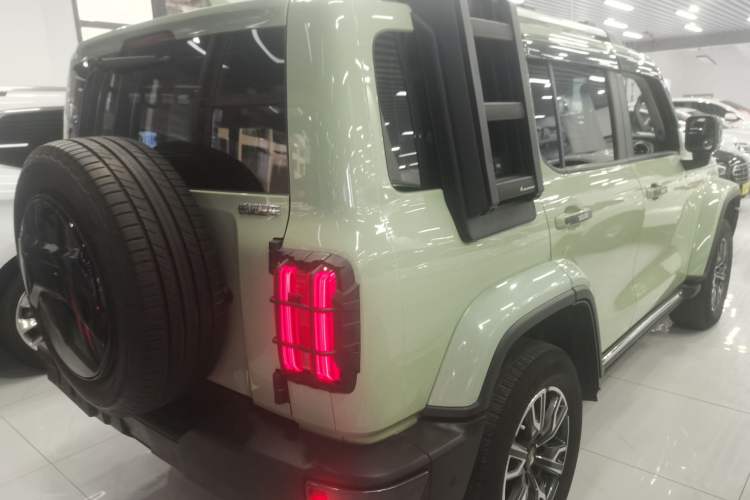 Used Tank 300 2023 City Edition 2.0T—Stylish as Ever Rear Right 45 Deg
