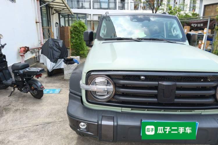 Used Tank 300 2023 City Edition 2.0T—Stylish as Ever Right Front Headlight