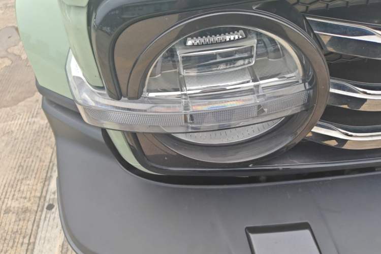 Used Tank 300 2023 City Edition 2.0T—Stylish as Ever Right Front Headlight