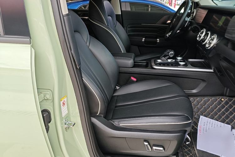 Used Tank 300 2023 City Edition 2.0T—Stylish as Ever Right Front Seat