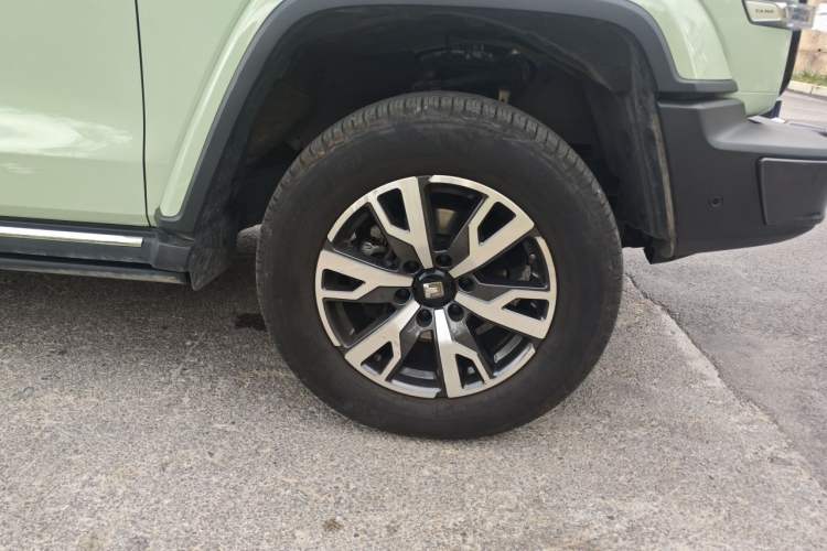 Used Tank 300 2023 City Edition 2.0T—Stylish as Ever Right Front Wheel Hub