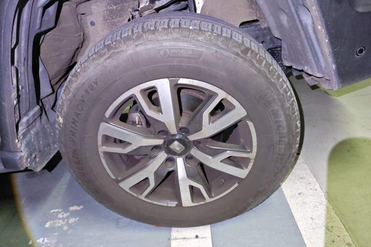 Used Tank 300 2023 City Edition 2.0T—Stylish as Ever Right Front Wheel Hub