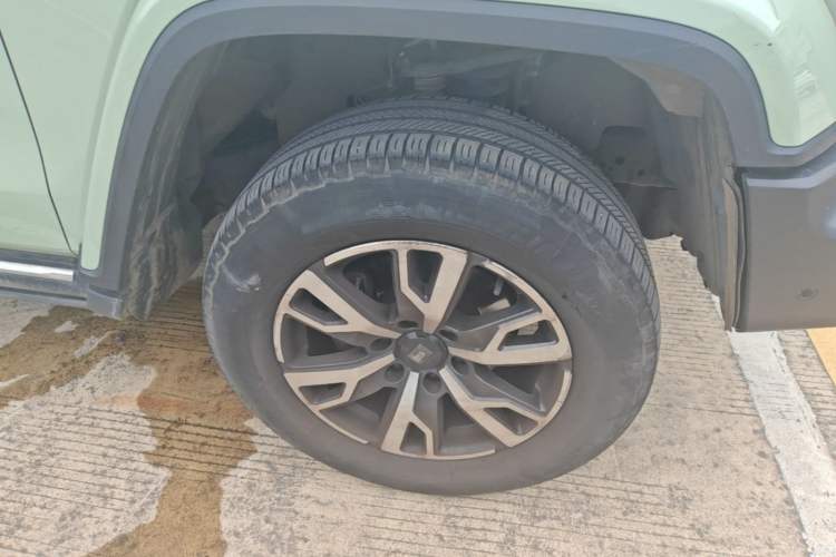 Used Tank 300 2023 City Edition 2.0T—Stylish as Ever Right Front Wheel Hub