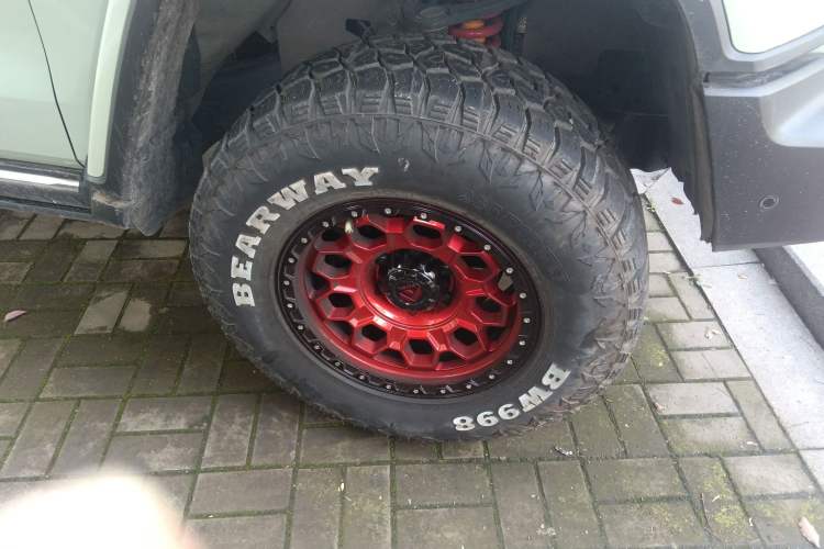 Used Tank 300 2023 City Edition 2.0T—Stylish as Ever Right Front Wheel Hub