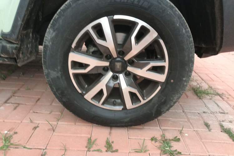 Used Tank 300 2023 City Edition 2.0T—Stylish as Ever Right Front Wheel Hub