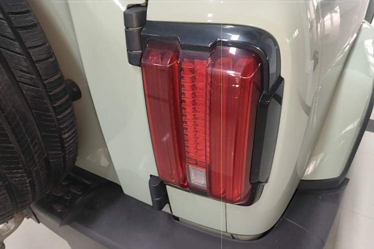 Used Tank 300 2023 City Edition 2.0T—Stylish as Ever Right Rear Taillight