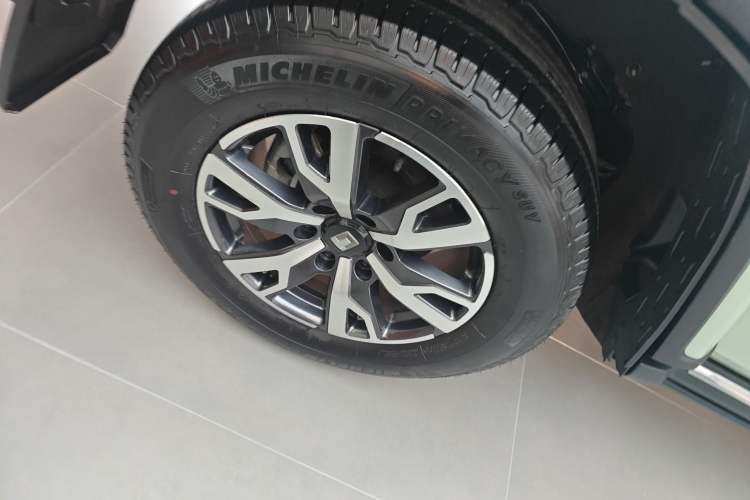 Used Tank 300 2023 City Edition 2.0T—Stylish as Ever Right Rear Wheel Hub