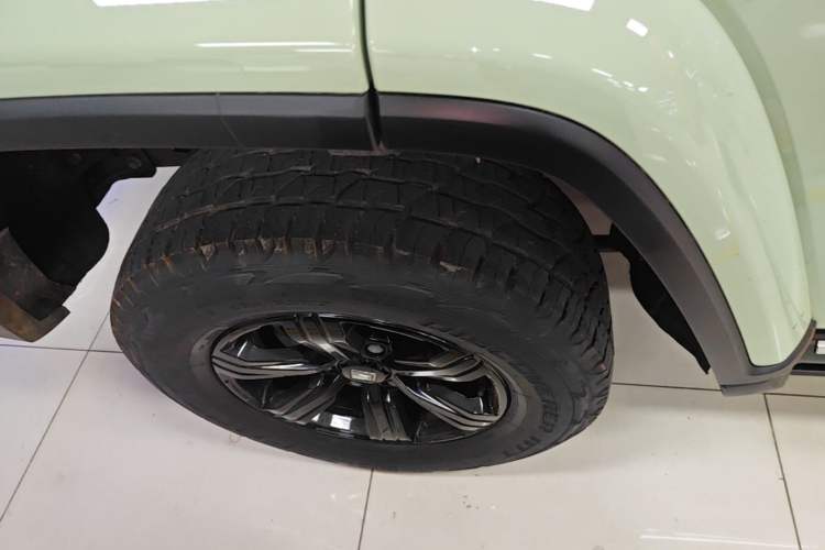 Used Tank 300 2023 City Edition 2.0T—Stylish as Ever Right Rear Wheel Hub