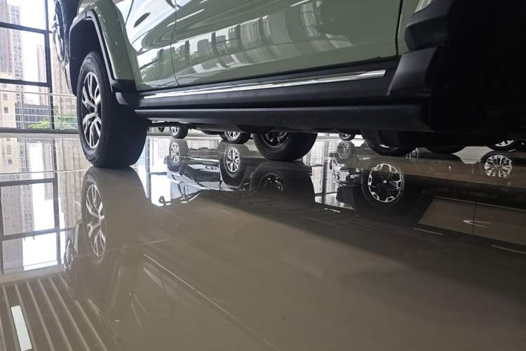 Used Tank 300 2023 City Edition 2.0T—Stylish as Ever Right Side Sill