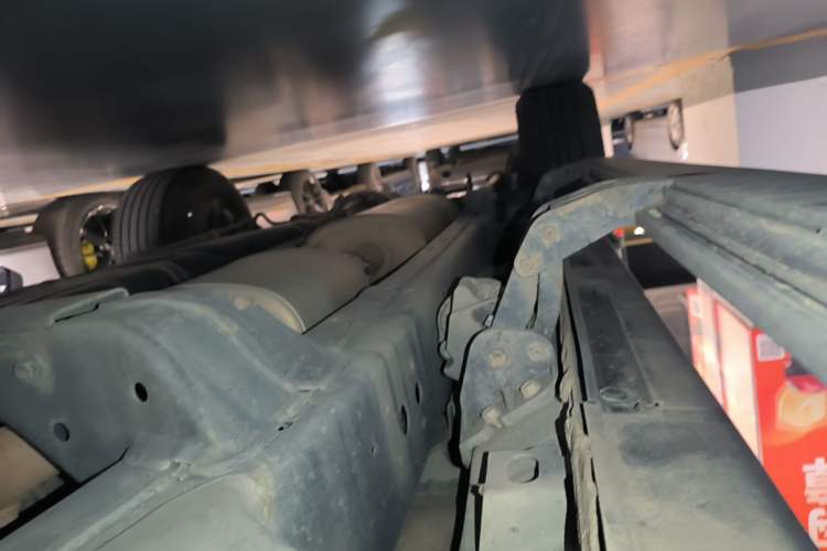 Used Tank 300 2023 City Edition 2.0T—Stylish as Ever Right Side Sill
