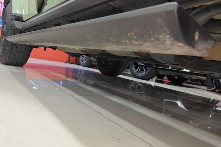 Used Tank 300 2023 City Edition 2.0T—Stylish as Ever Right Side Sill
