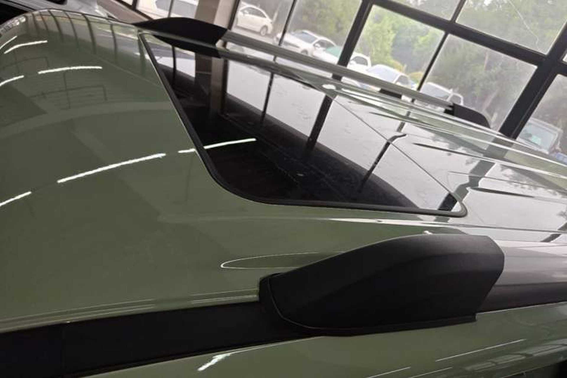 Used Tank 300 2023 City Edition 2.0T—Stylish as Ever Roof