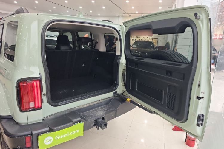 Used Tank 300 2023 City Edition 2.0T—Stylish as Ever Trunk