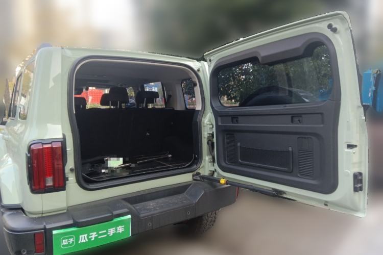 Used Tank 300 2023 City Edition 2.0T—Stylish as Ever Trunk