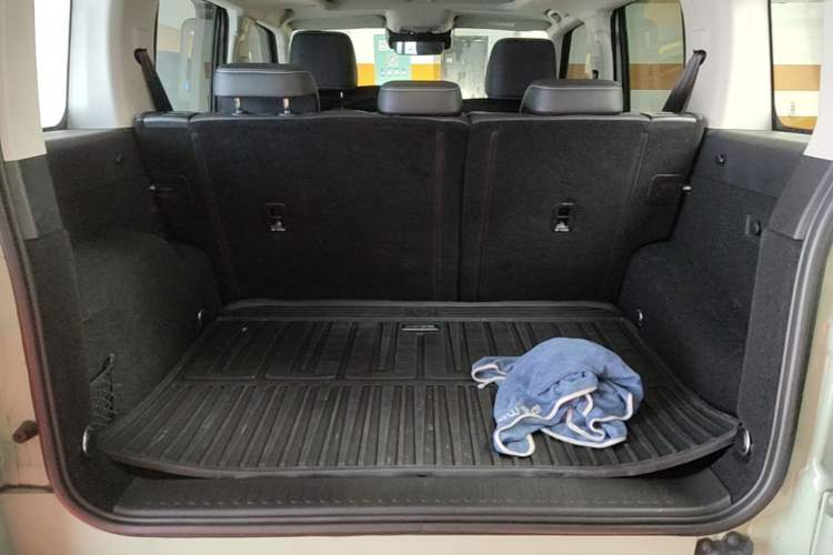 Used Tank 300 2023 City Edition 2.0T—Stylish as Ever Trunk
