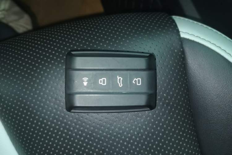 Used Tank 300 2023 City Edition 2.0T—Stylish as Ever Vehicle Key