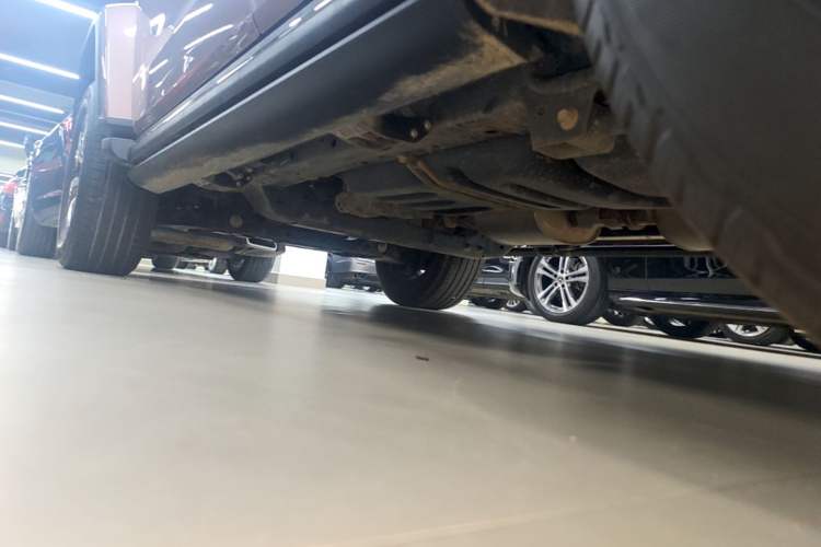 Used Tank 300 2023 City Edition 2.0T—Stylish as Ever Left Side Sill