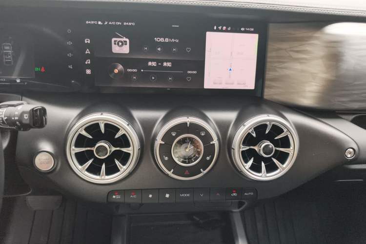 Used Tank 300 2023 Off-Road Edition 2.0T Conqueror Audio And AC Panel