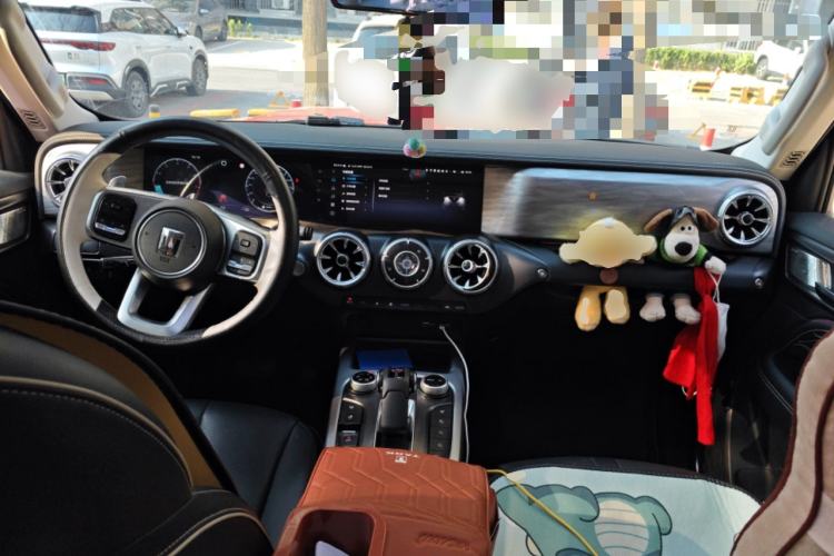 Used Tank 300 2023 City Edition 2.0T—Stylish as Ever Center Console