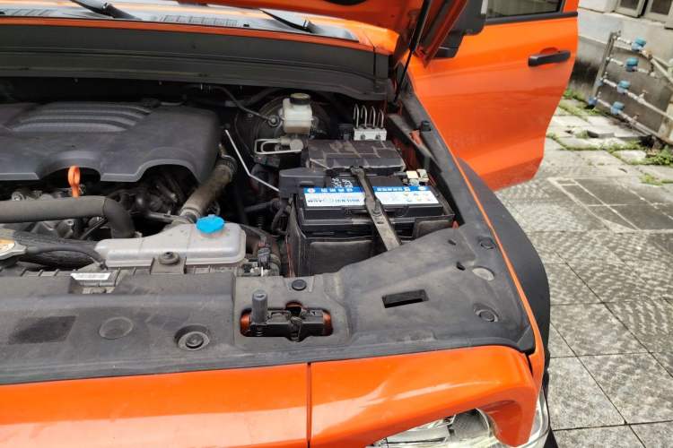 Used Tank 300 2023 Off-Road Edition 2.0T Conqueror Engine Bay Left